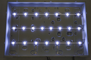 کم نور شدن تصویر تلویزیون به دلیل خرابی بک لایت 